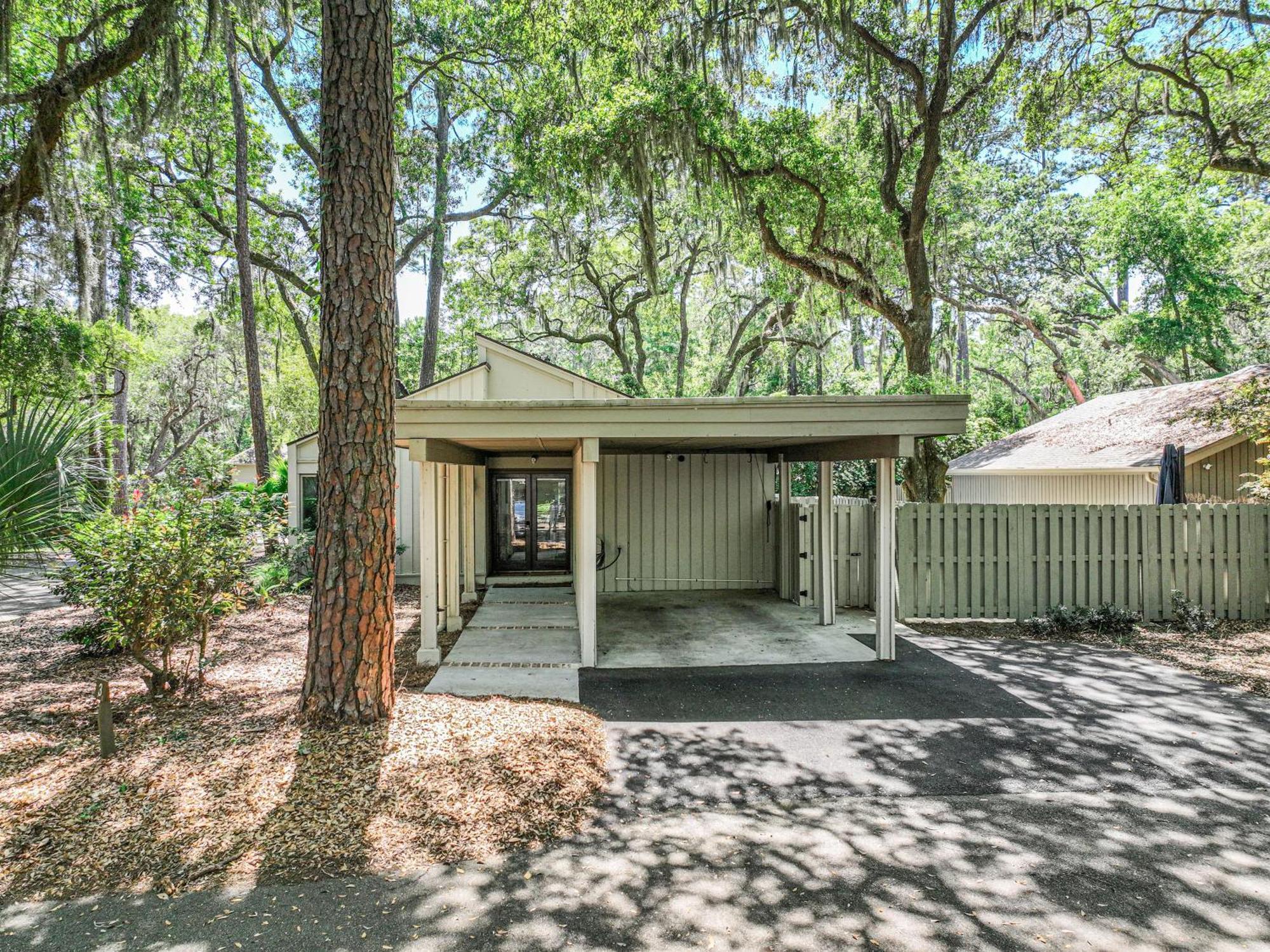 Private Oasis With Pool - Pet Friendly - Fully Fenced Yard - 3 Pender Lane * Hilton Head Island