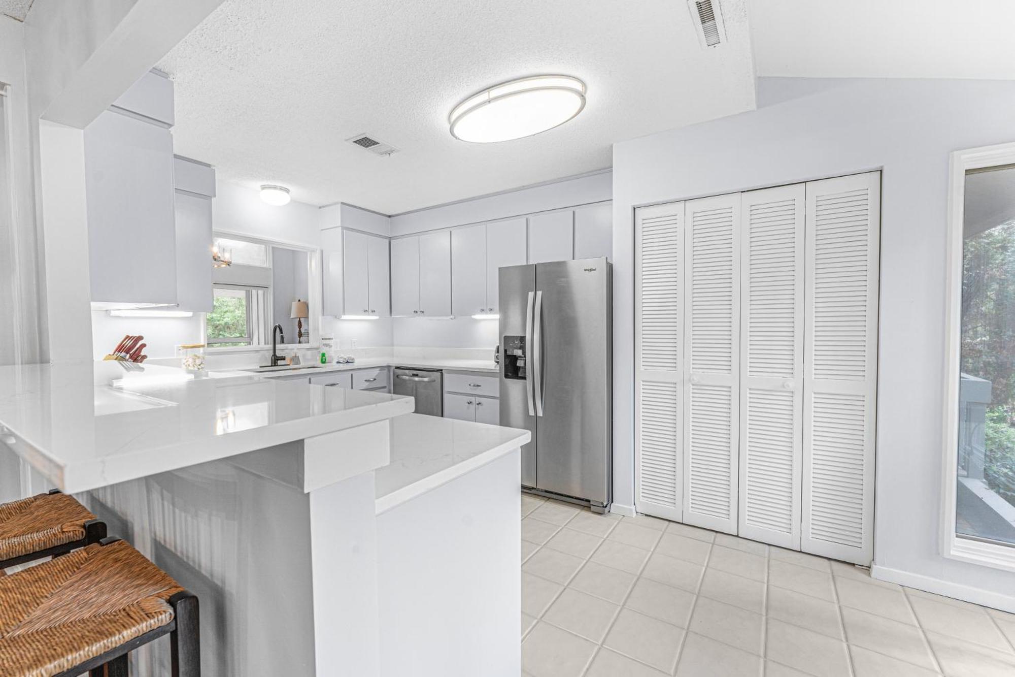 2nd Row House - Private Pool - 4 King Bedrooms - 19 Oyster Catcher Rd *