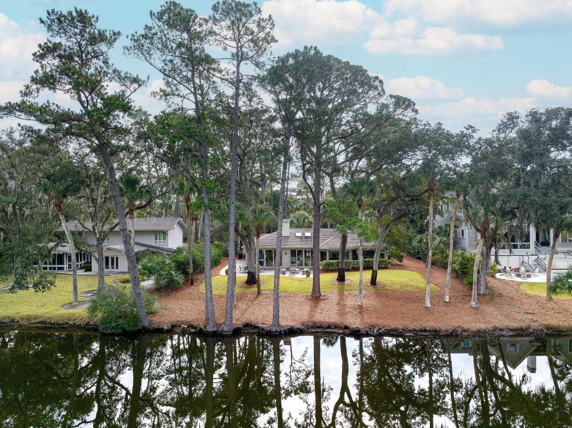 Holiday home New Listing - 3rd Row - Pool - - Golf Course - Lagoon - 8 Lagoon Rd Hilton Head Island