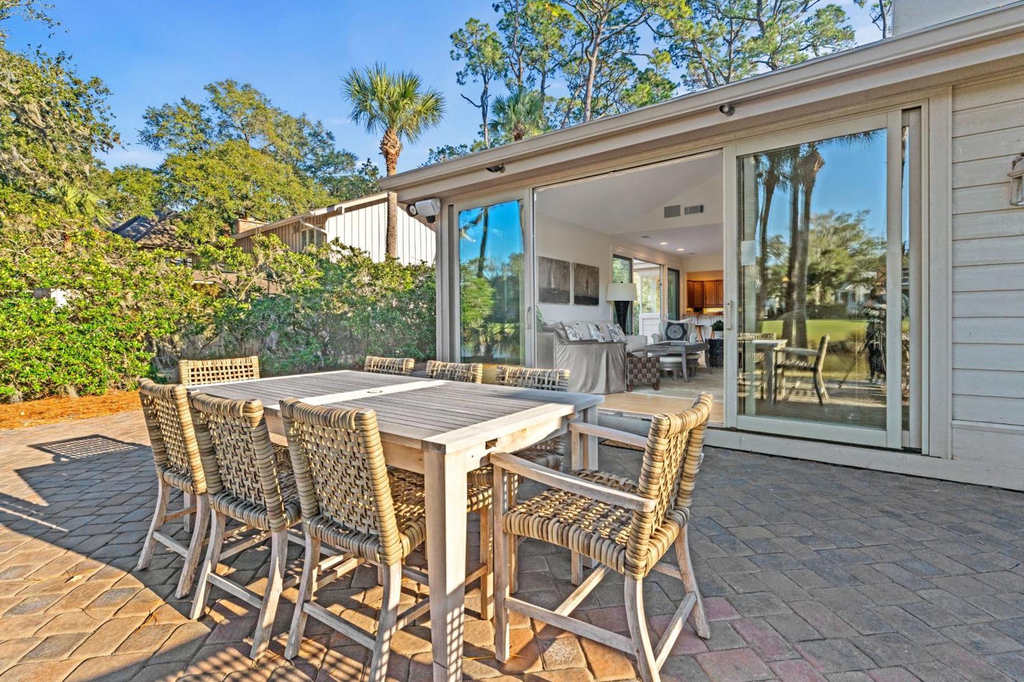 Holiday home New Listing - 3rd Row - Pool - - Golf Course - Lagoon - 8 Lagoon Rd
