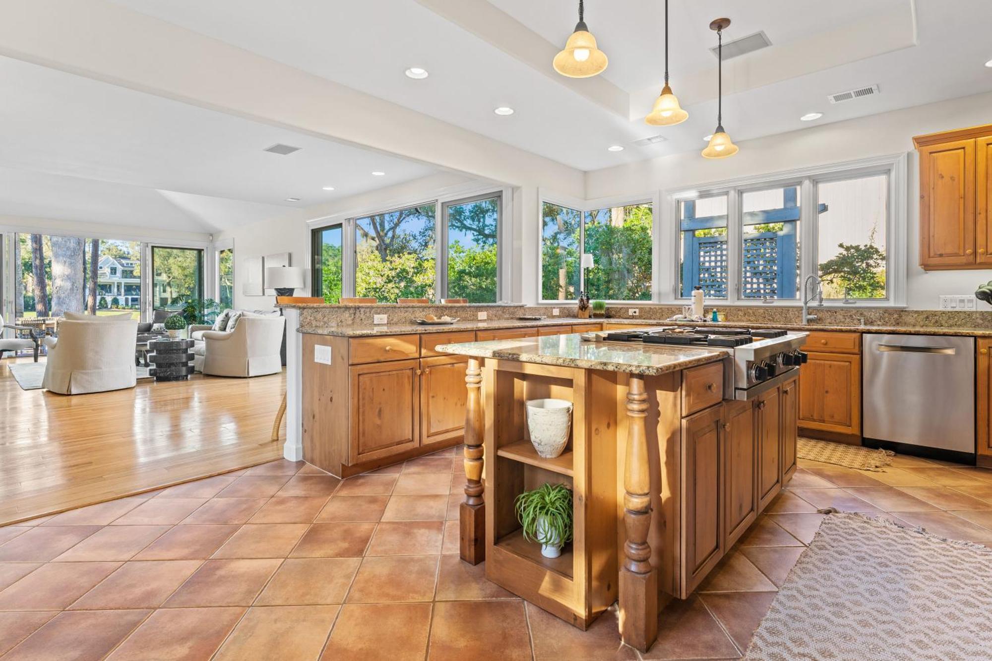 Holiday home New Listing - 3rd Row - Pool - - Golf Course - Lagoon - 8 Lagoon Rd *