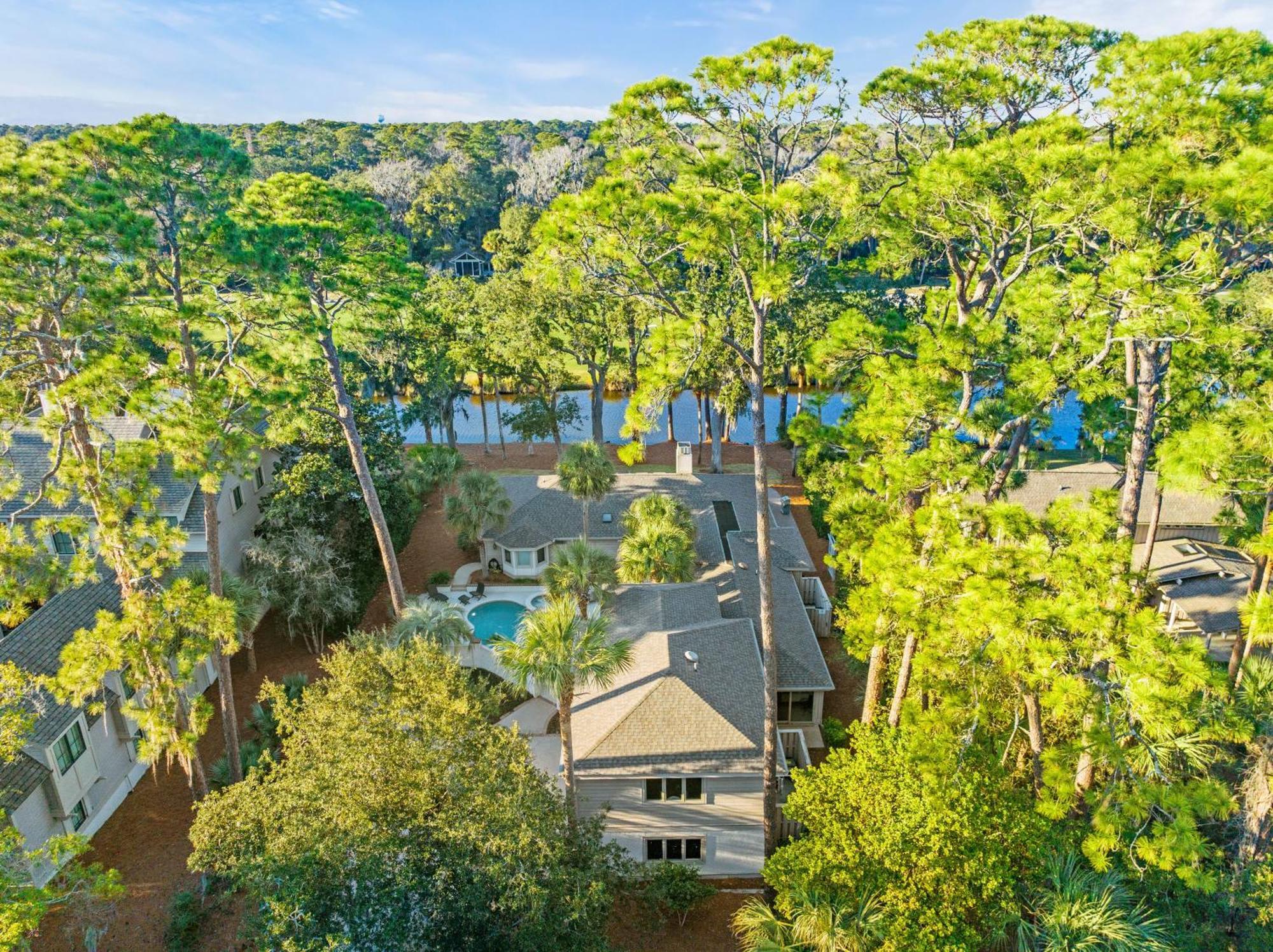 Holiday home New Listing - 3rd Row - Pool - - Golf Course - Lagoon - 8 Lagoon Rd Hilton Head Island