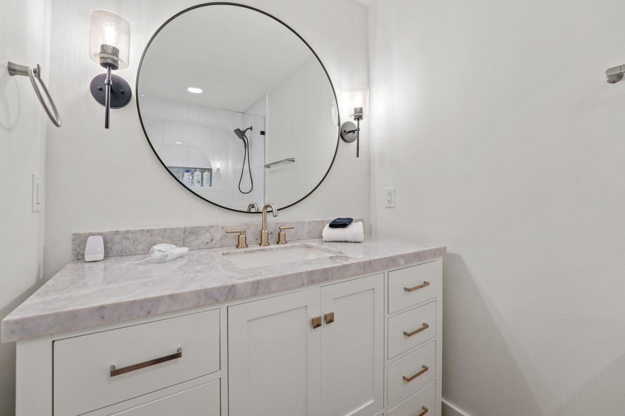 Holiday home New Listing - Upscale Coastal Ranch - Private Pool & - 13 Planters Wood Ct