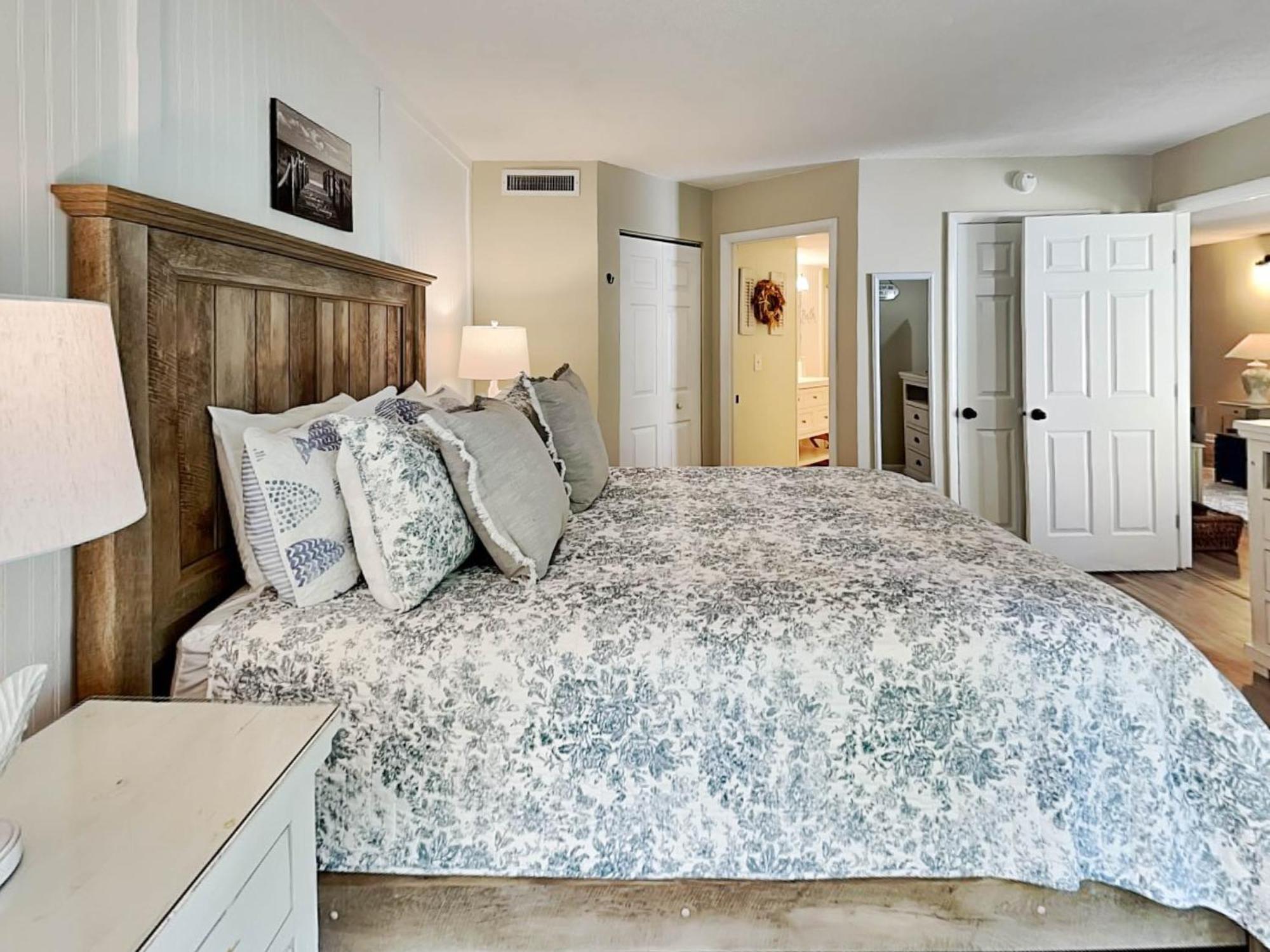 Ocean Walk 106a