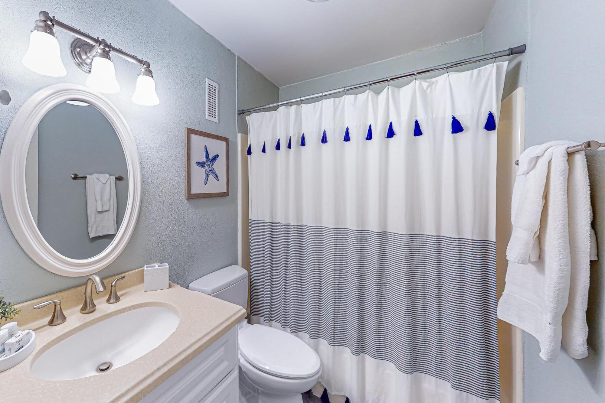 Apartment On Port Royal Sound Iv *