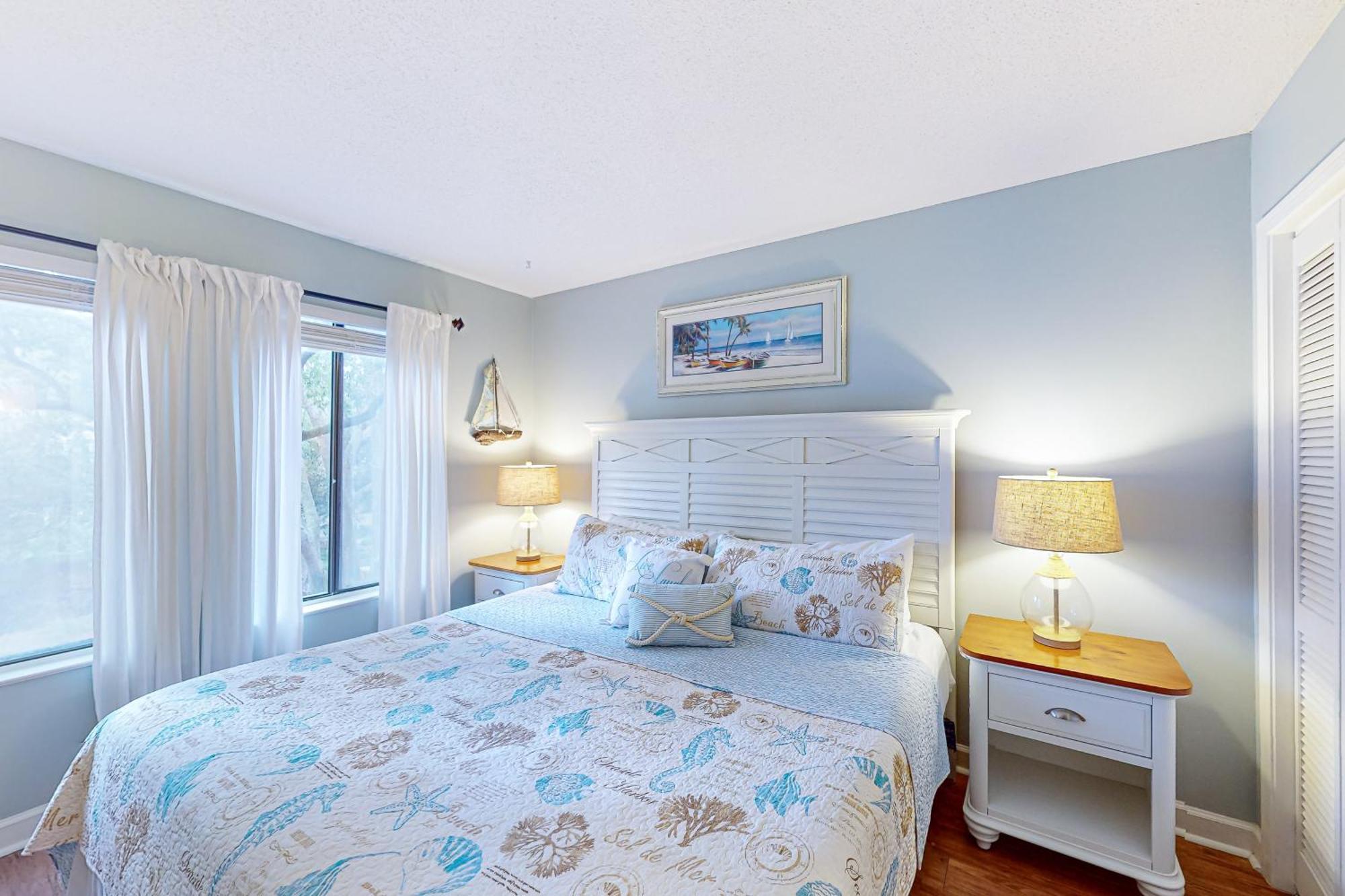 Apartment On Port Royal Sound Iv