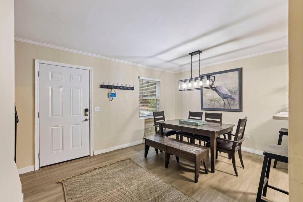 Apartment #94 Bright 2bdr Pet Welcome Pool 2parking Baby Crib *
