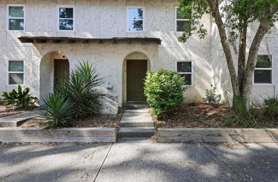 #81 Beautiful Large 2 Assigned Parking Pool Pet Friendly Near Apartment