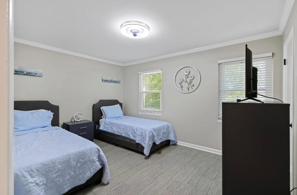 #81 Beautiful Large 2 Assigned Parking Pool Pet Friendly Near Apartment Hilton Head Island