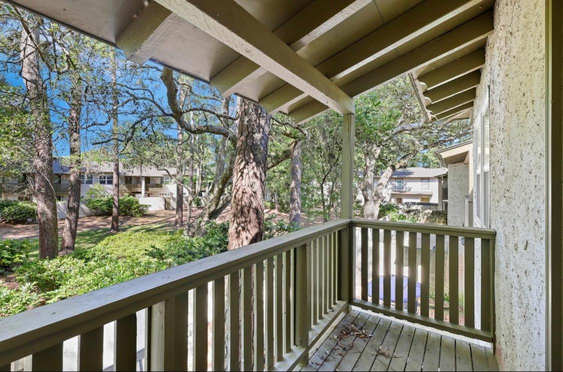 Apartment #81 Beautiful Large 2 Assigned Parking Pool Pet Friendly Near Hilton Head Island