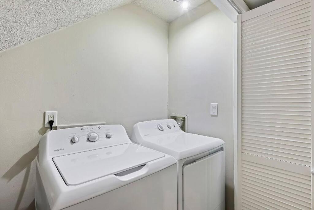 Apartment #81 Beautiful Large 2 Assigned Parking Pool Pet Friendly Near Hilton Head Island