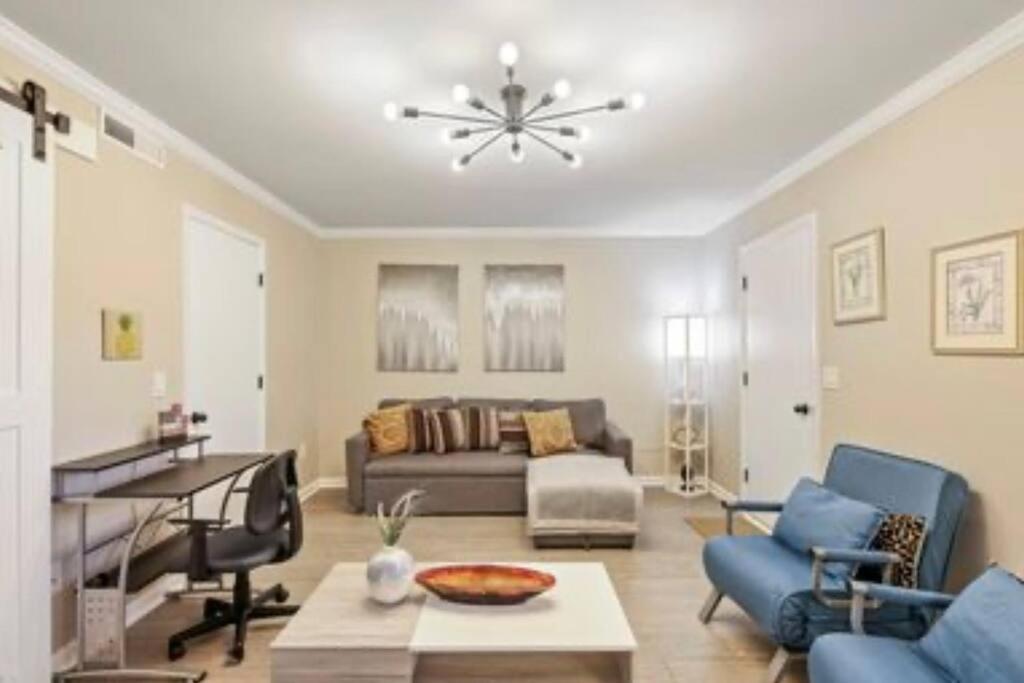 Apartment #81 Beautiful Large 2 Assigned Parking Pool Pet Friendly Near Hilton Head Island