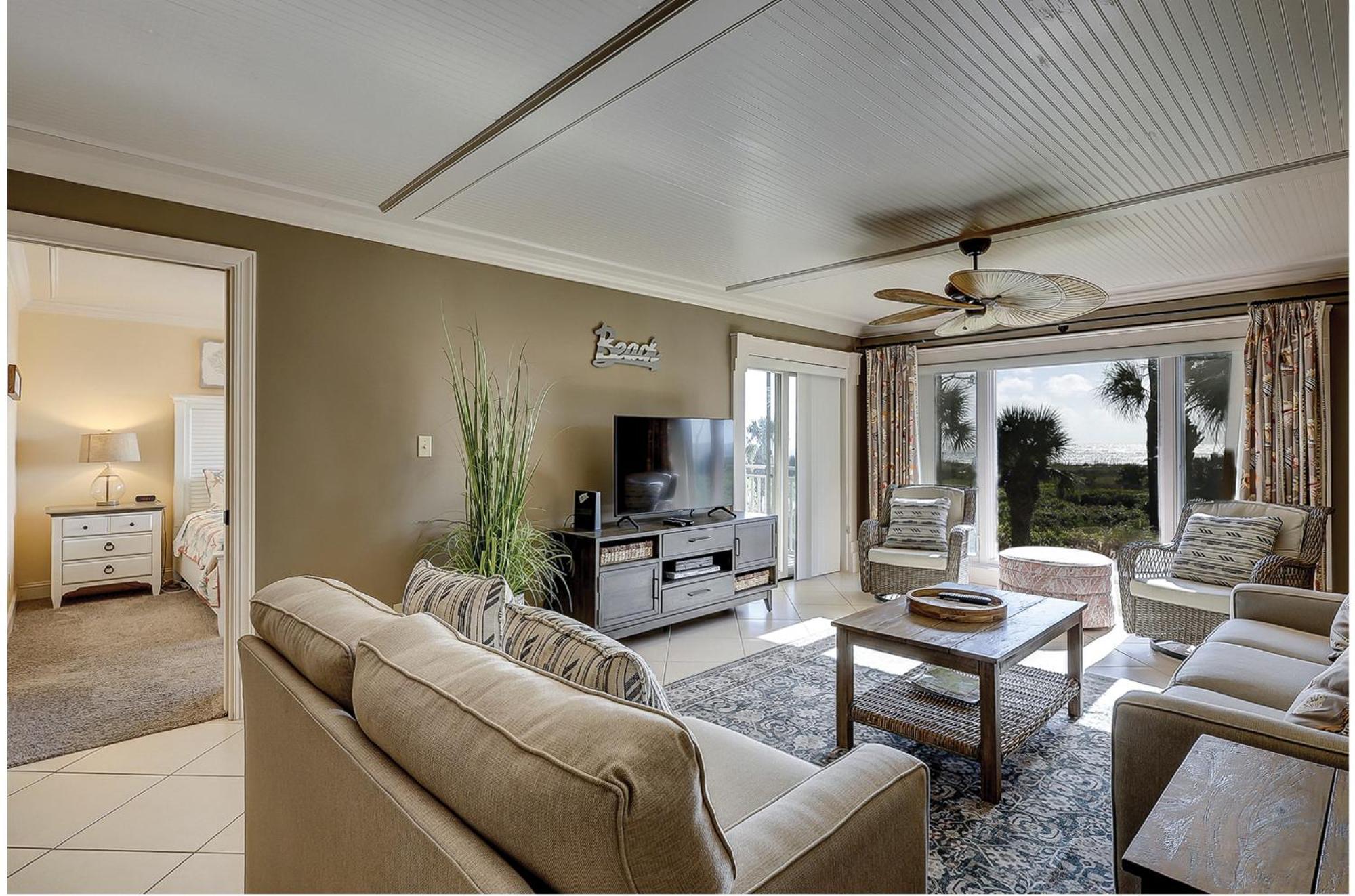 211 Shorewood 2 Bedroom Oceanfront *
