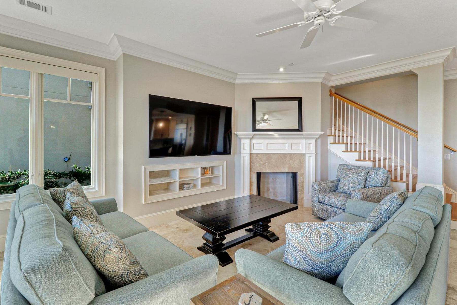 7 Guscio Way Villa