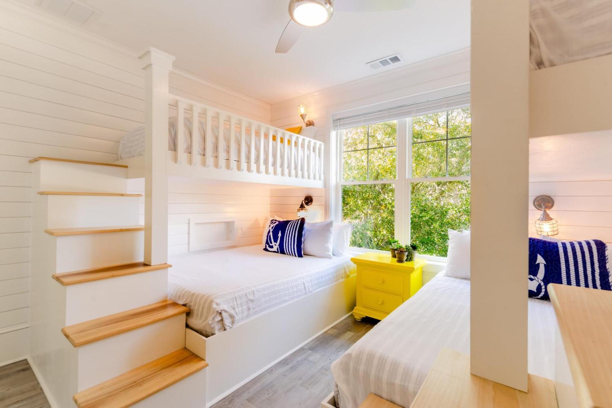 Cobalt Coast By Avantstay 7bdr Steps From Holiday home *