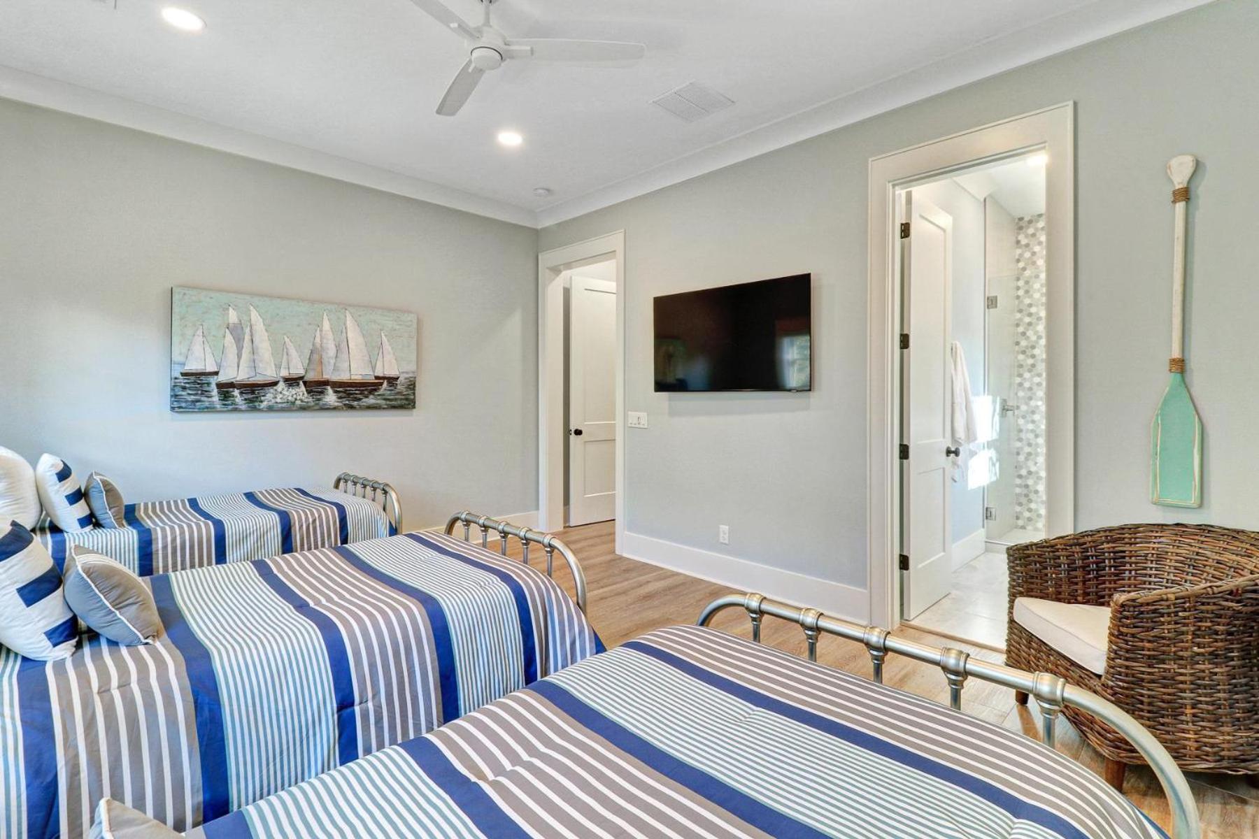 19 Armada Villa