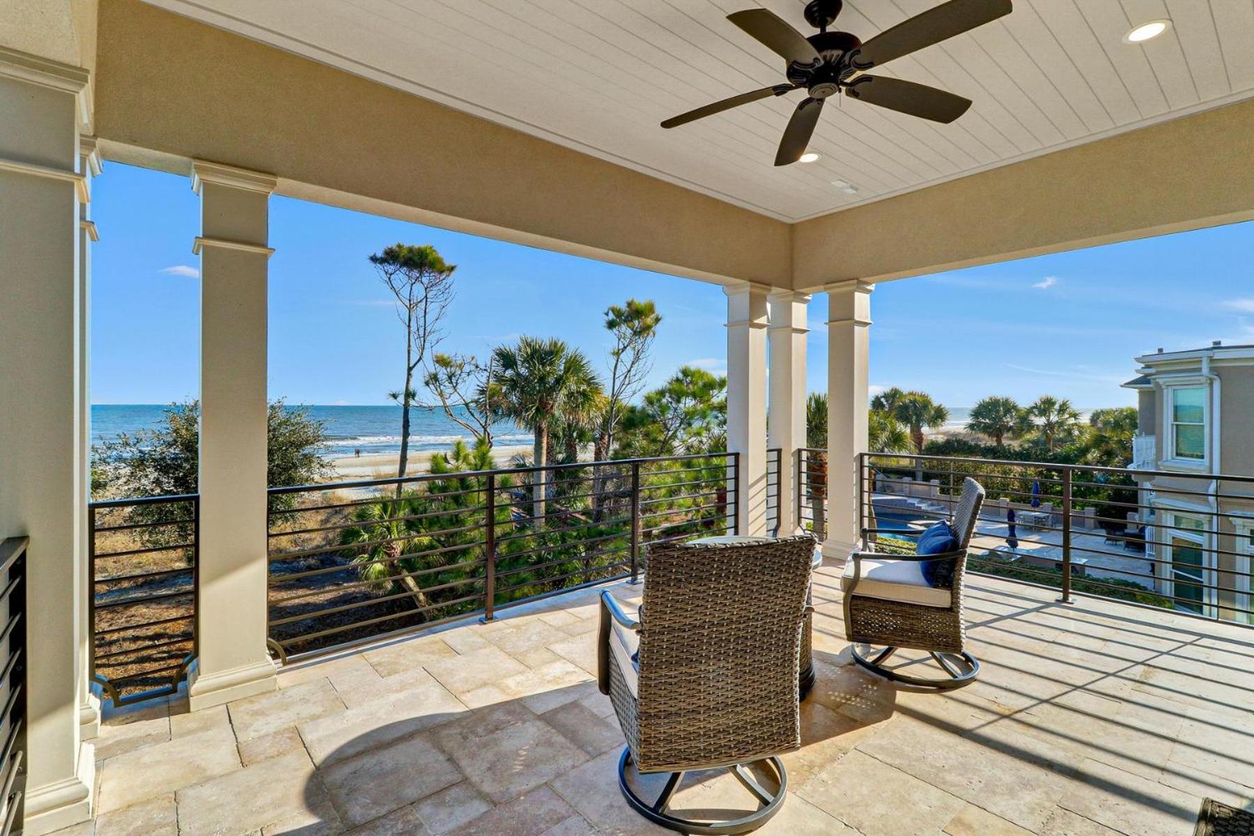 19 Armada Villa