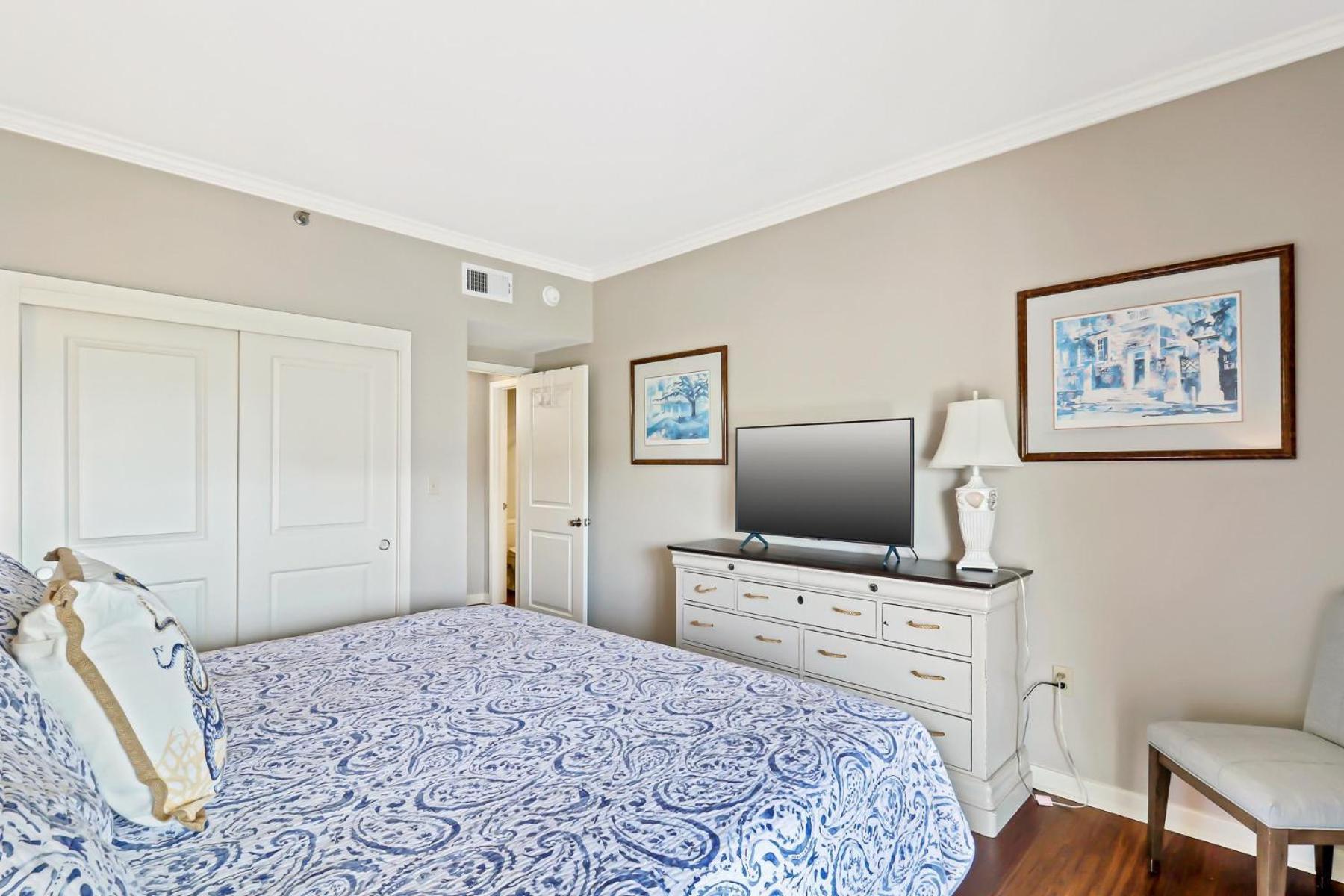 517 Barrington Court Villa *