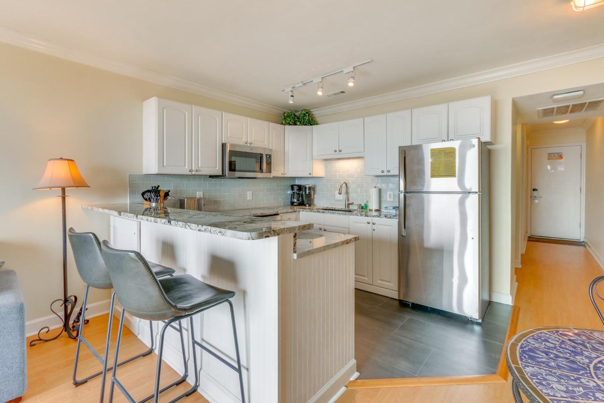 Breakers Oceanfront Getaway With Amazing View And Pool *