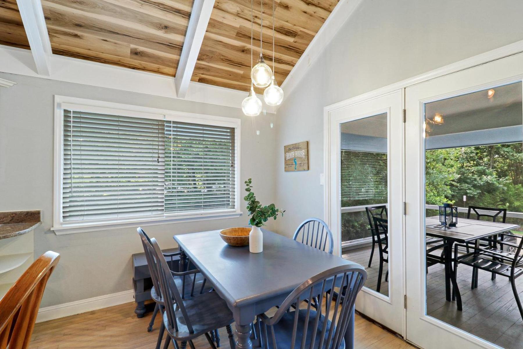 Villa 31 Dollar Road *