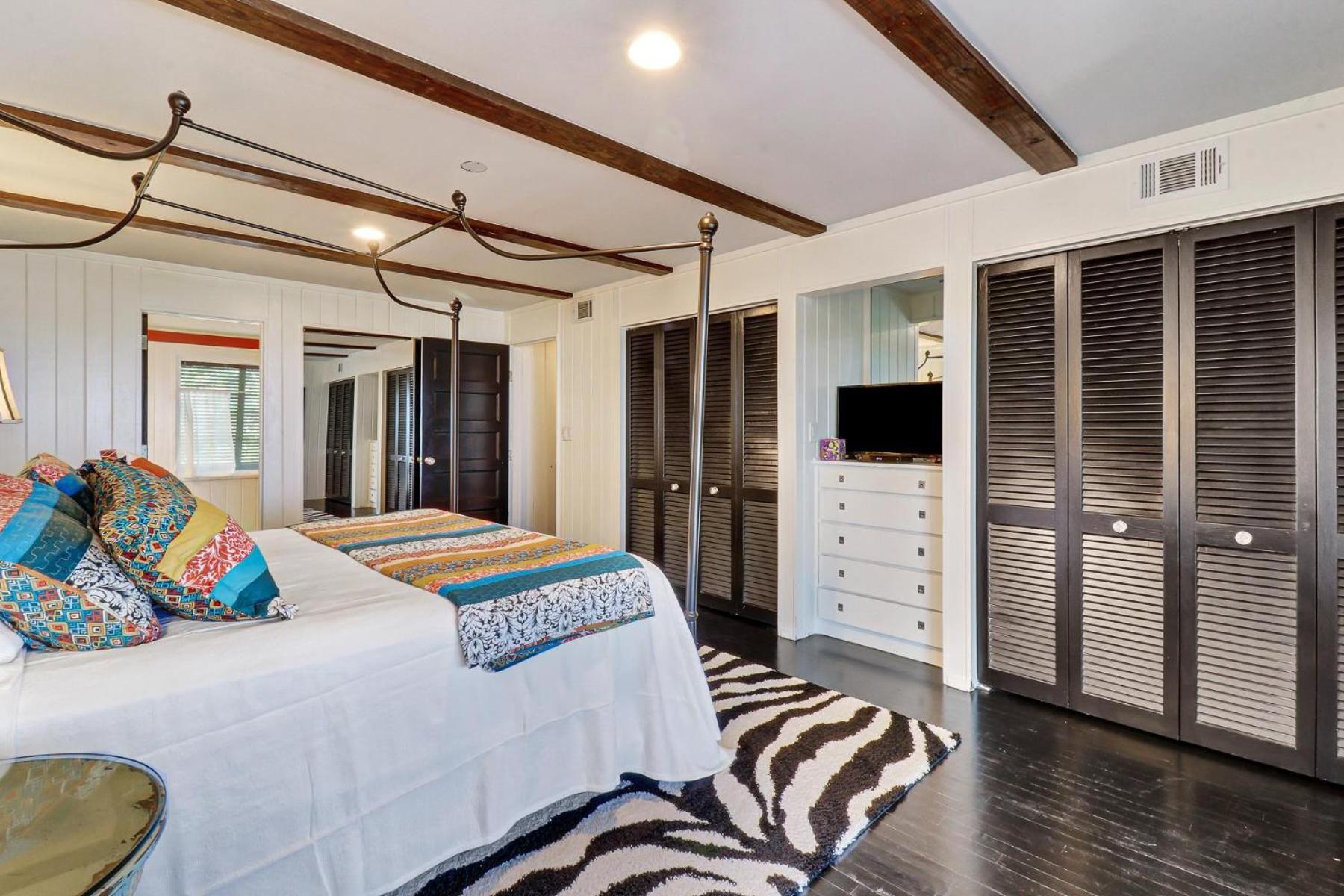25 South Lagoon *