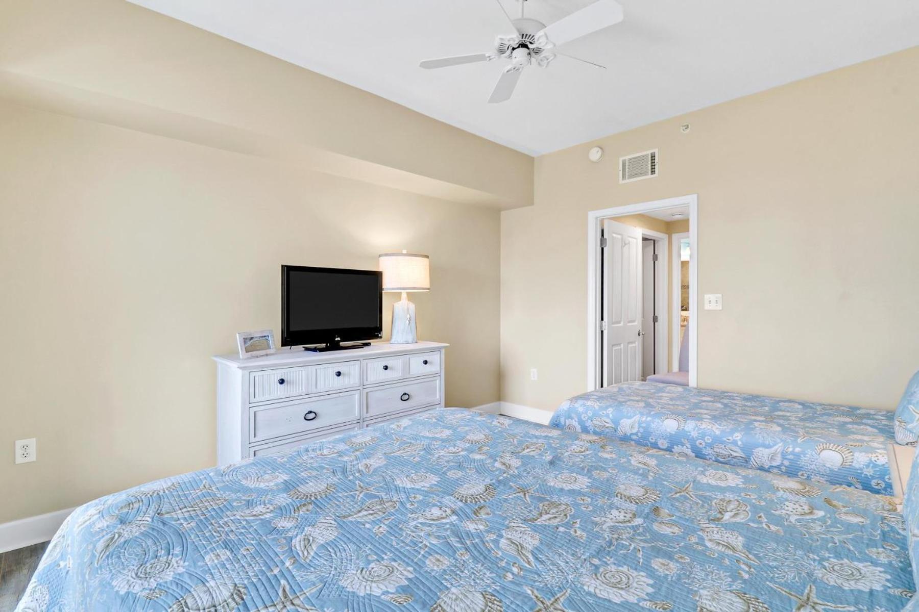 Villa 5303 Hampton Place