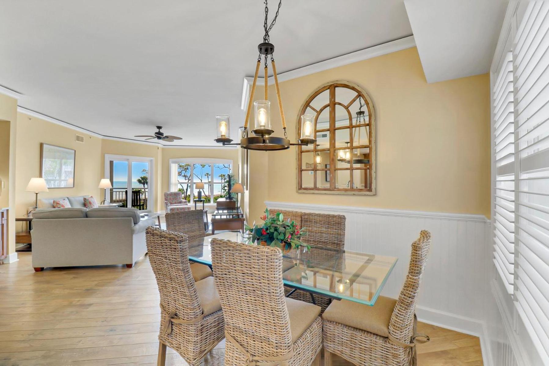 Villa 5303 Hampton Place