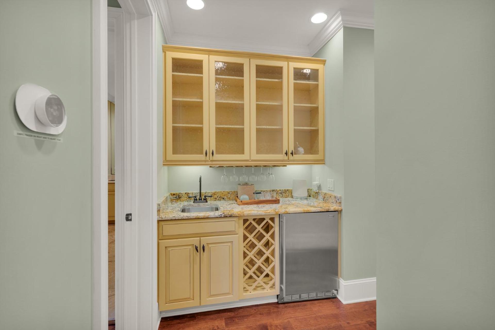 Holiday home New Listing! Luxury 6 Bedroom 8 Ba Private Heated Pool 3 Kings 2 Queens 8 Twins Day Bed Upscale Decor Hilton Head Island
