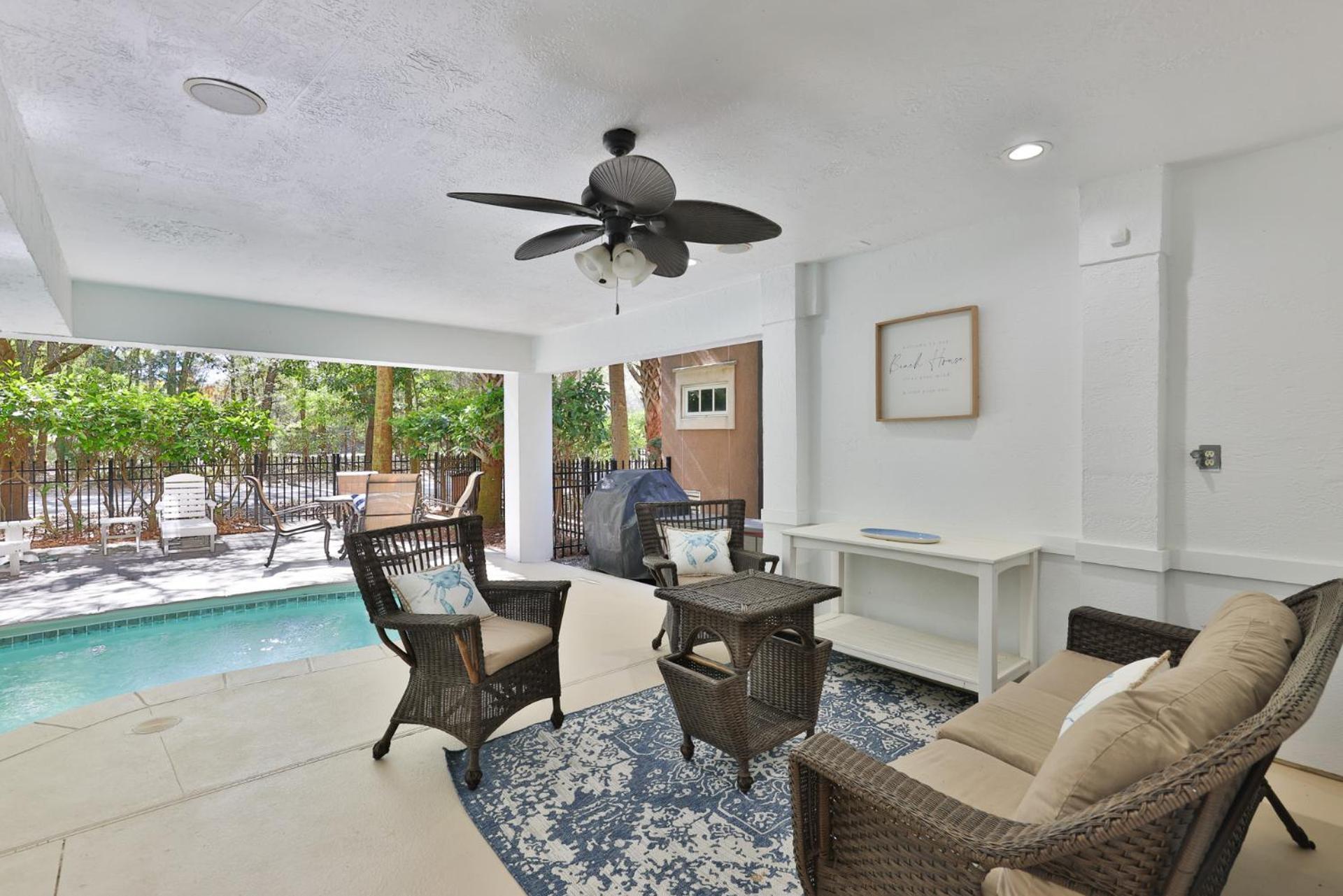 New Listing! Luxury 6 Bedroom 8 Ba Private Heated Pool 3 Kings 2 Queens 8 Twins Day Bed Upscale Decor * Hilton Head Island