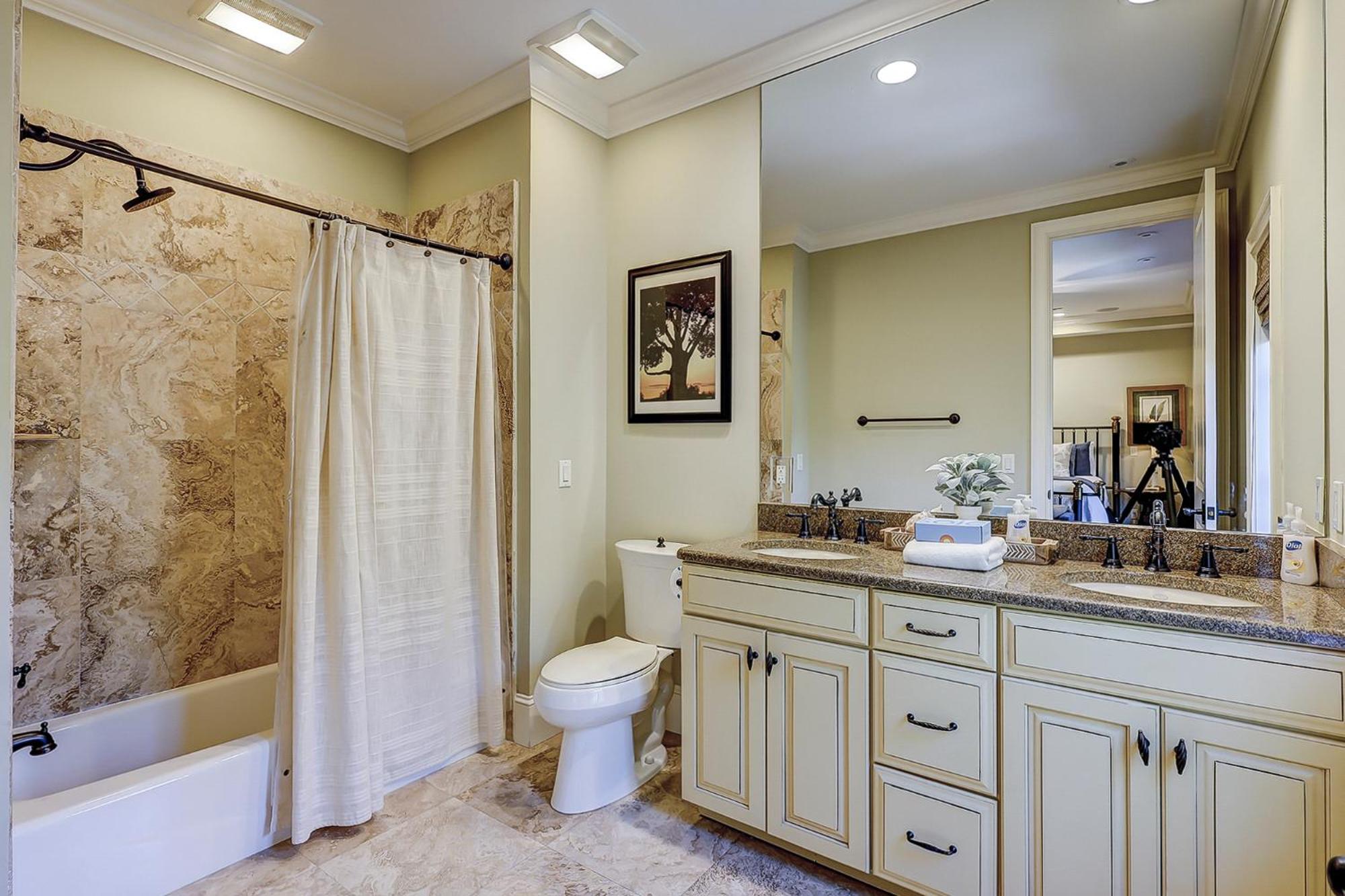 Holiday home New Listing! Luxury 6 Bedroom 8 Ba Private Heated Pool 3 Kings 2 Queens 8 Twins Day Bed Upscale Decor Hilton Head Island