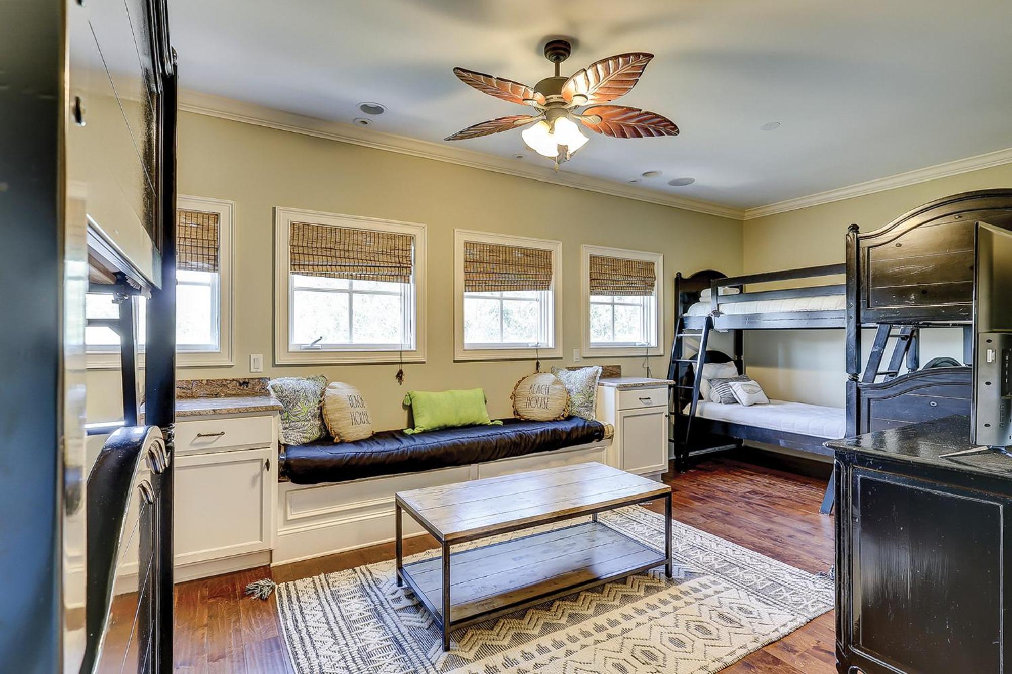 New Listing! Luxury 6 Bedroom 8 Ba Private Heated Pool 3 Kings 2 Queens 8 Twins Day Bed Upscale Decor * Hilton Head Island