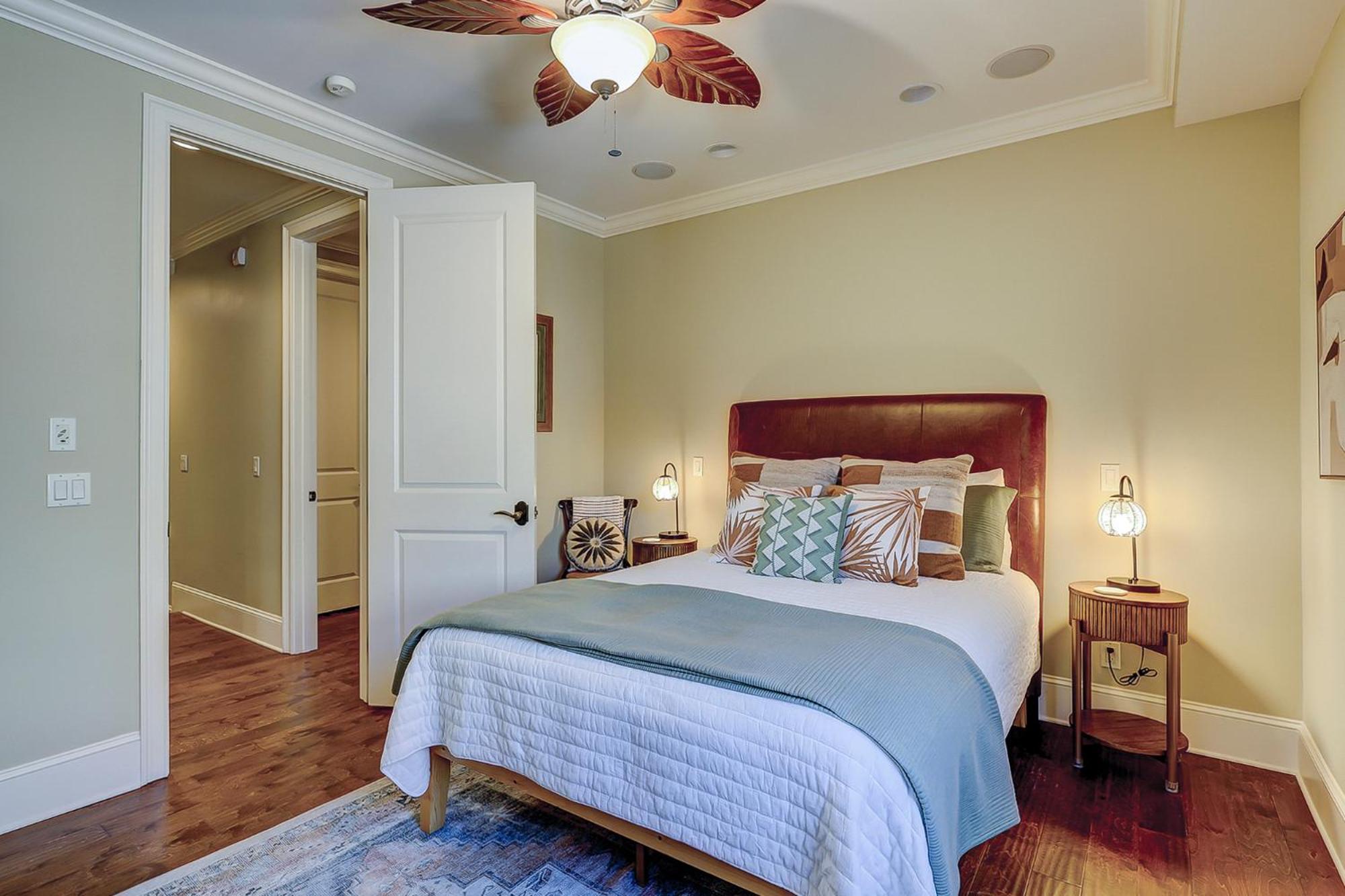 New Listing! Luxury 6 Bedroom 8 Ba Private Heated Pool 3 Kings 2 Queens 8 Twins Day Bed Upscale Decor *