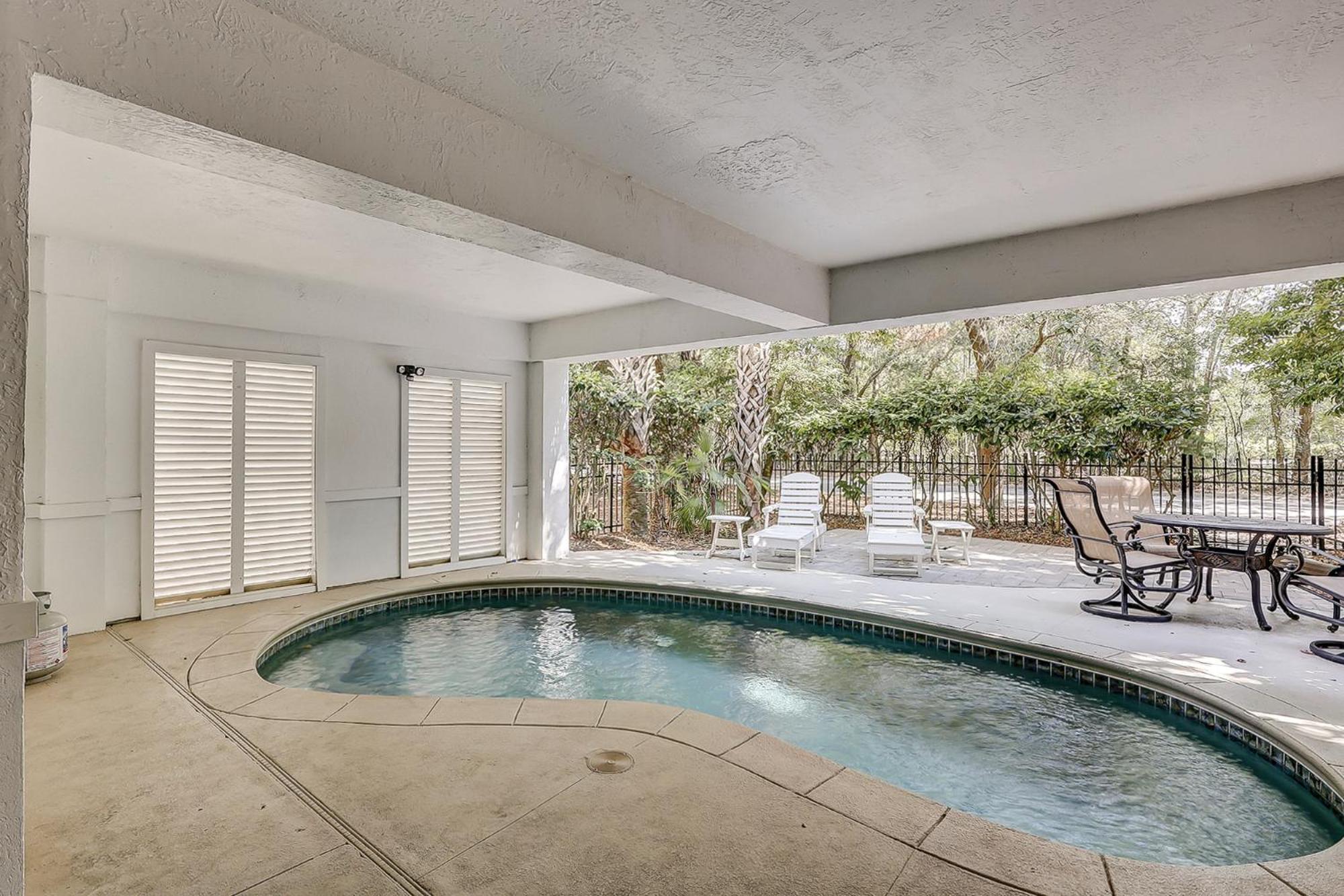 Holiday home New Listing! Luxury 6 Bedroom 8 Ba Private Heated Pool 3 Kings 2 Queens 8 Twins Day Bed Upscale Decor