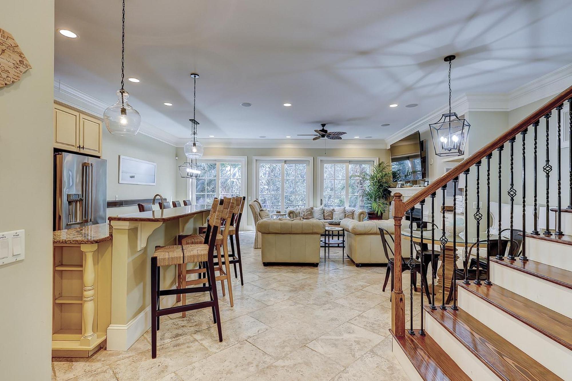 New Listing! Luxury 6 Bedroom 8 Ba Private Heated Pool 3 Kings 2 Queens 8 Twins Day Bed Upscale Decor Holiday home *