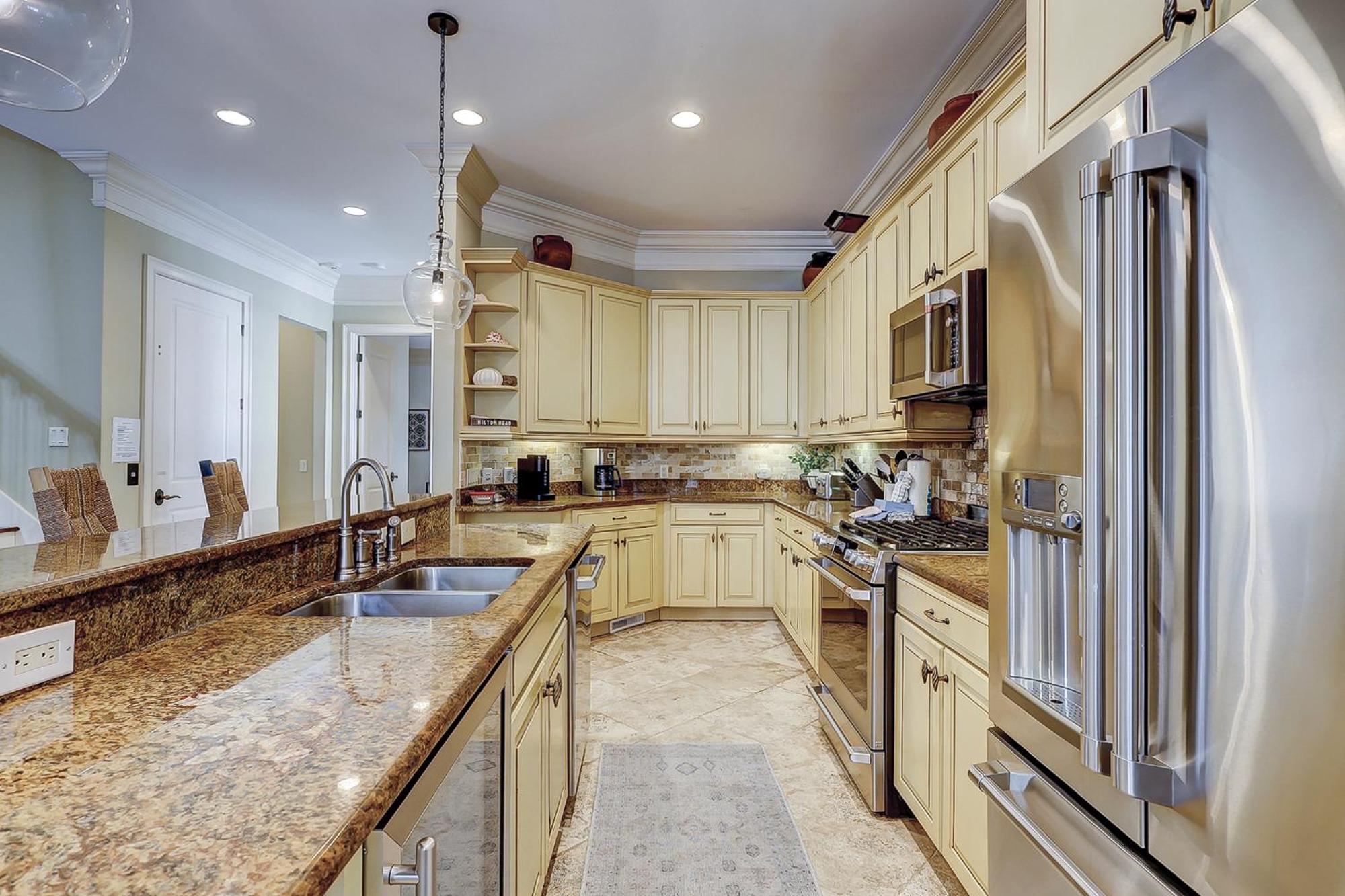 New Listing! Luxury 6 Bedroom 8 Ba Private Heated Pool 3 Kings 2 Queens 8 Twins Day Bed Upscale Decor * Hilton Head Island
