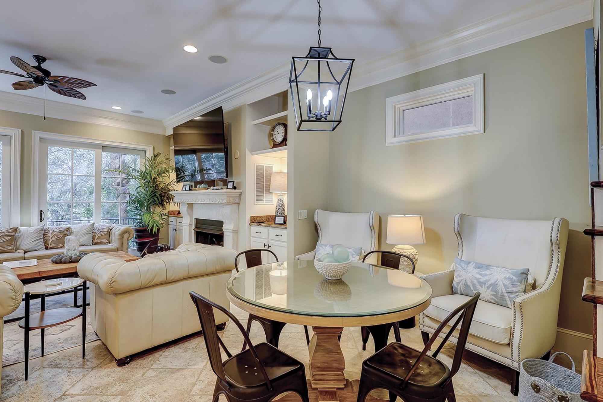 New Listing! Luxury 6 Bedroom 8 Ba Private Heated Pool 3 Kings 2 Queens 8 Twins Day Bed Upscale Decor