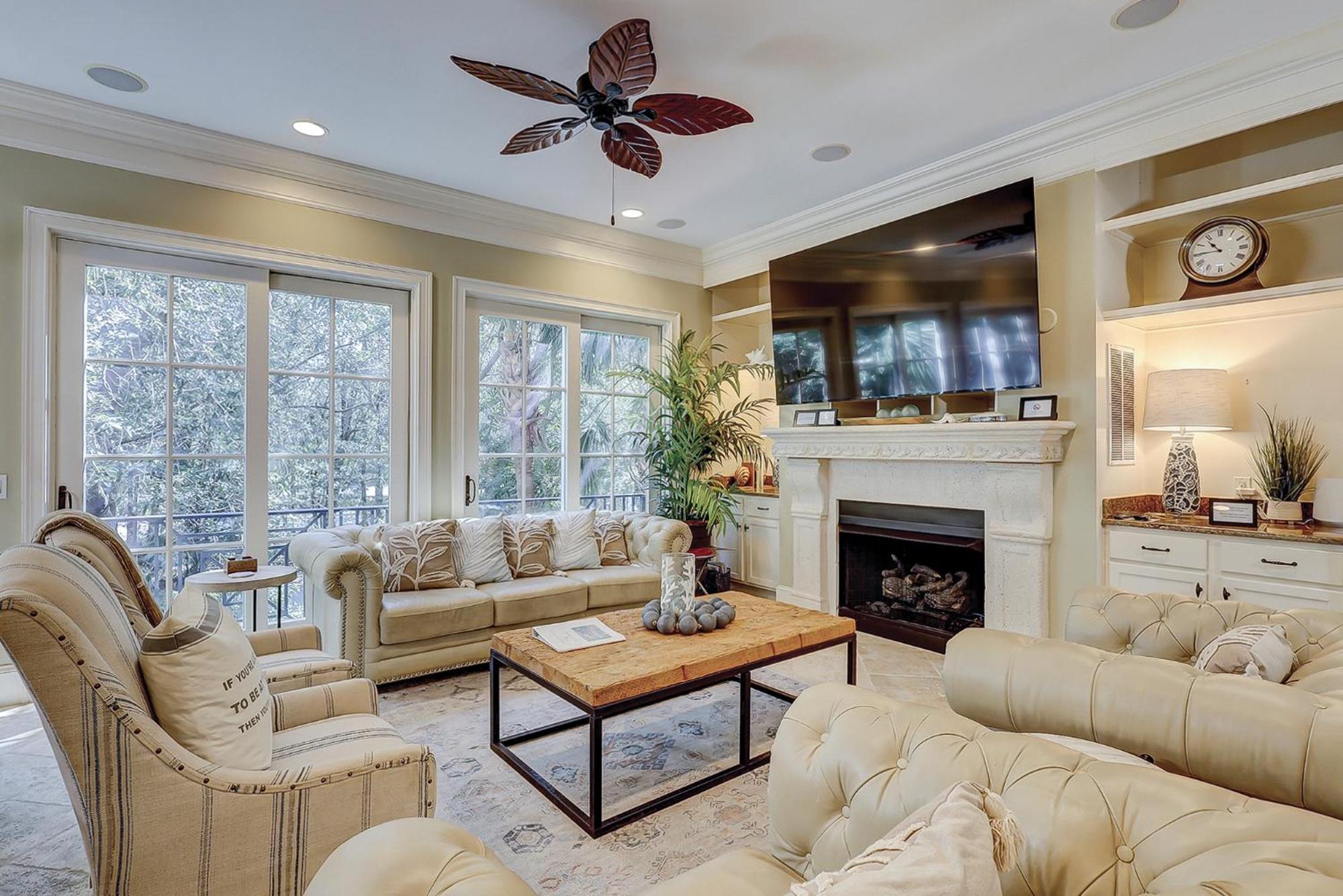 New Listing! Luxury 6 Bedroom 8 Ba Private Heated Pool 3 Kings 2 Queens 8 Twins Day Bed Upscale Decor Holiday home Hilton Head Island