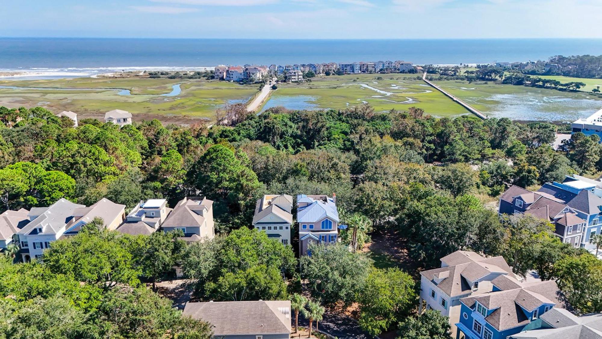 New Listing! Luxury 6 Bedroom 8 Ba Private Heated Pool 3 Kings 2 Queens 8 Twins Day Bed Upscale Decor Hilton Head Island