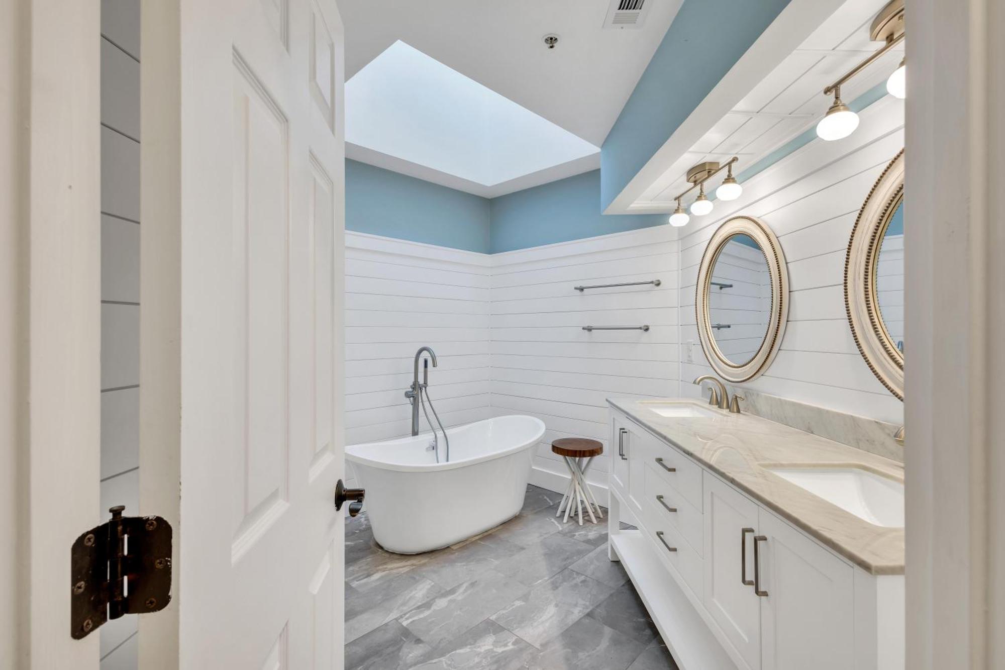 Villa 7627 Huntington