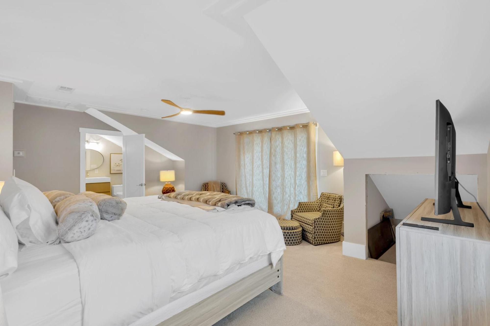 1 Firethorn Lane Holiday home