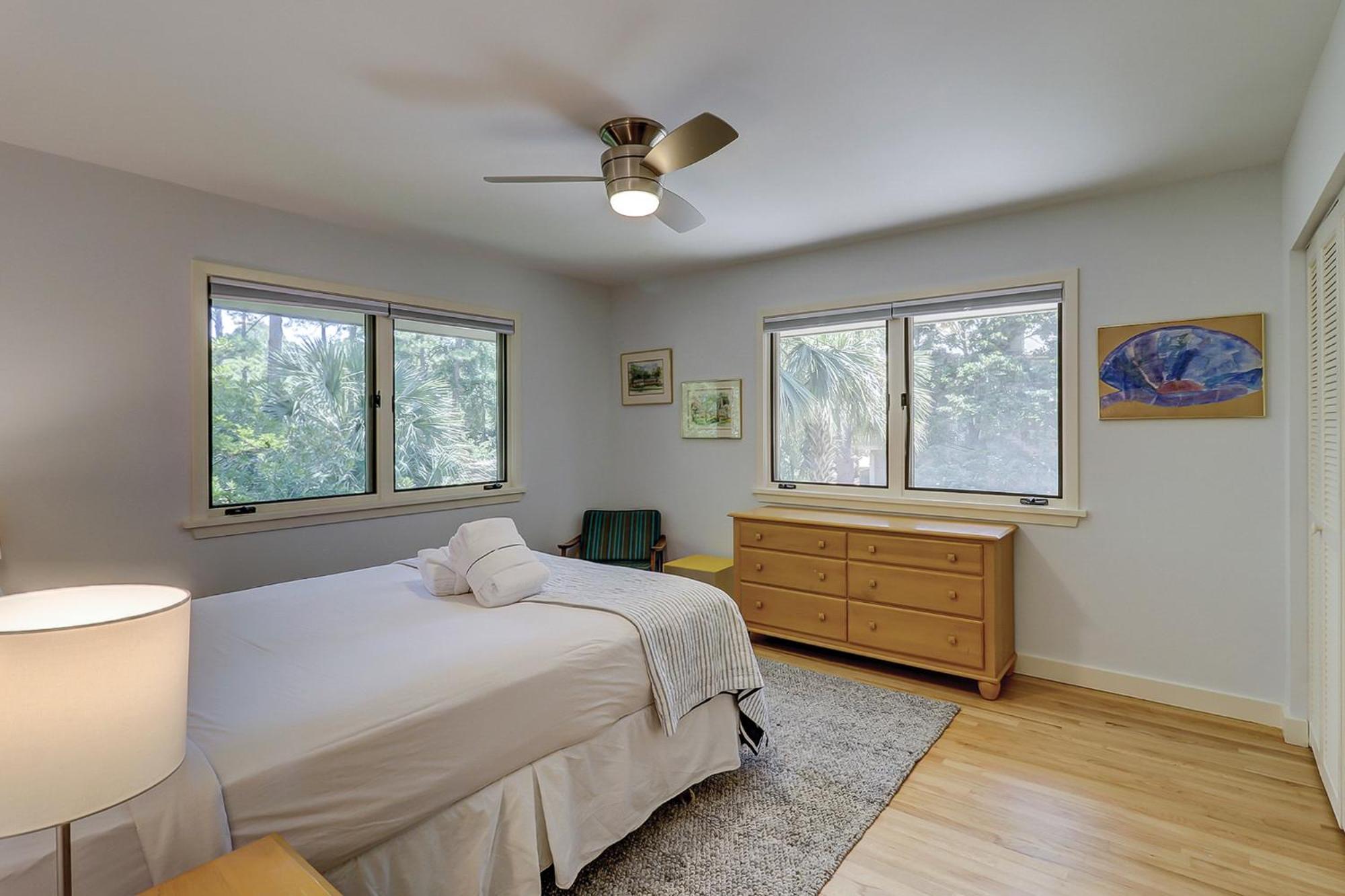 Classic 2nd Row - Pet Friendly - 2 Brown Pelican Rd