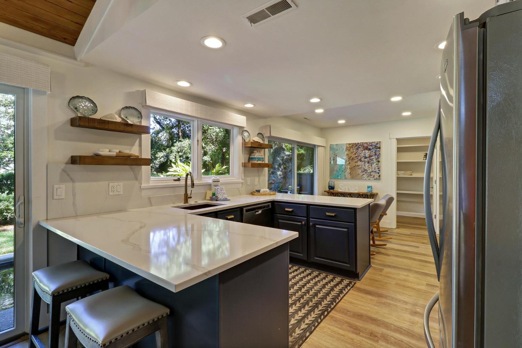 Free Pool Heat - Upscale Home, Private Heated Pool, Pet Friendly - 7 Pender Lane *