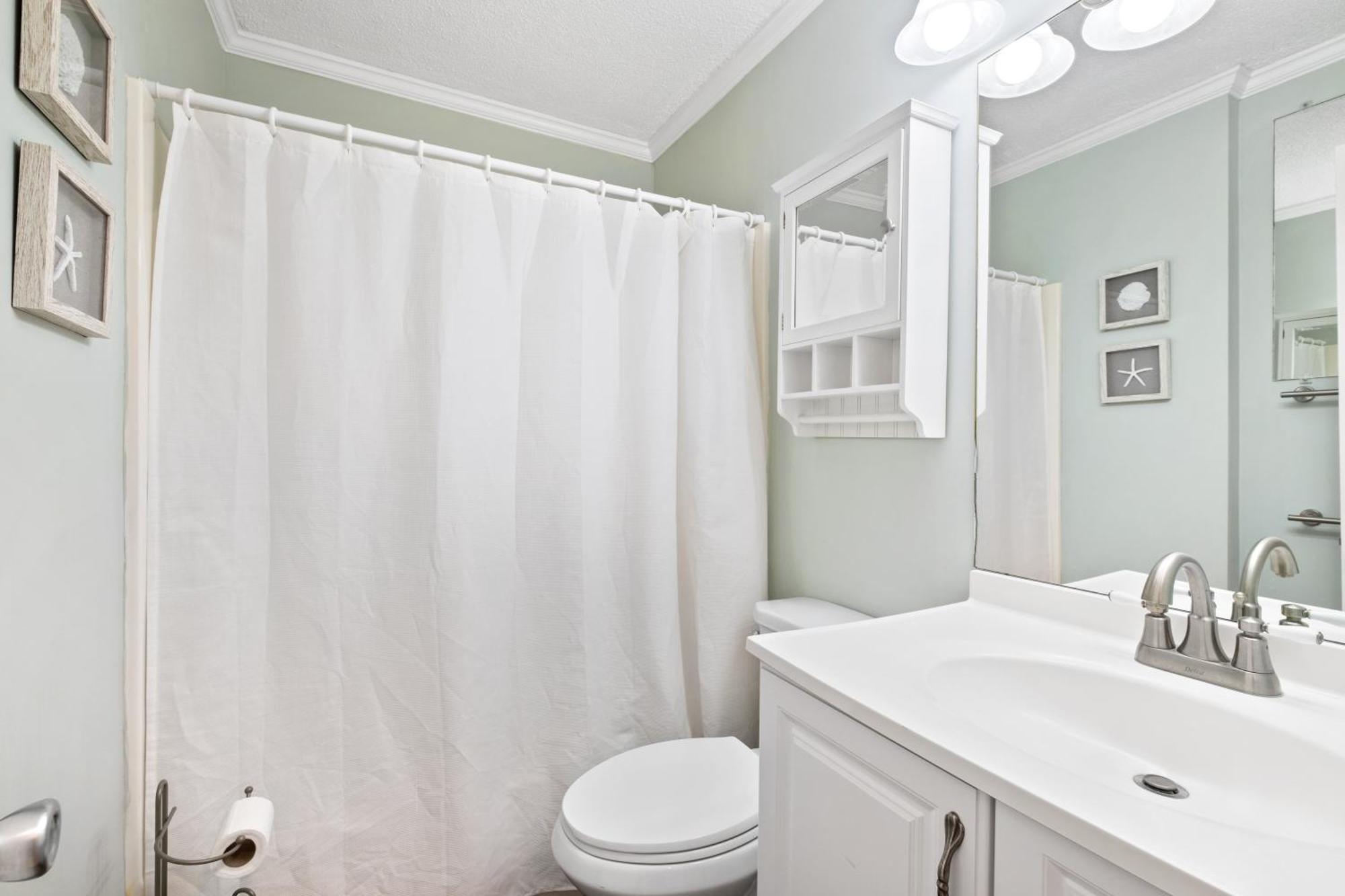 5 Min Walk To The 1st Floor Sleeps 4 *