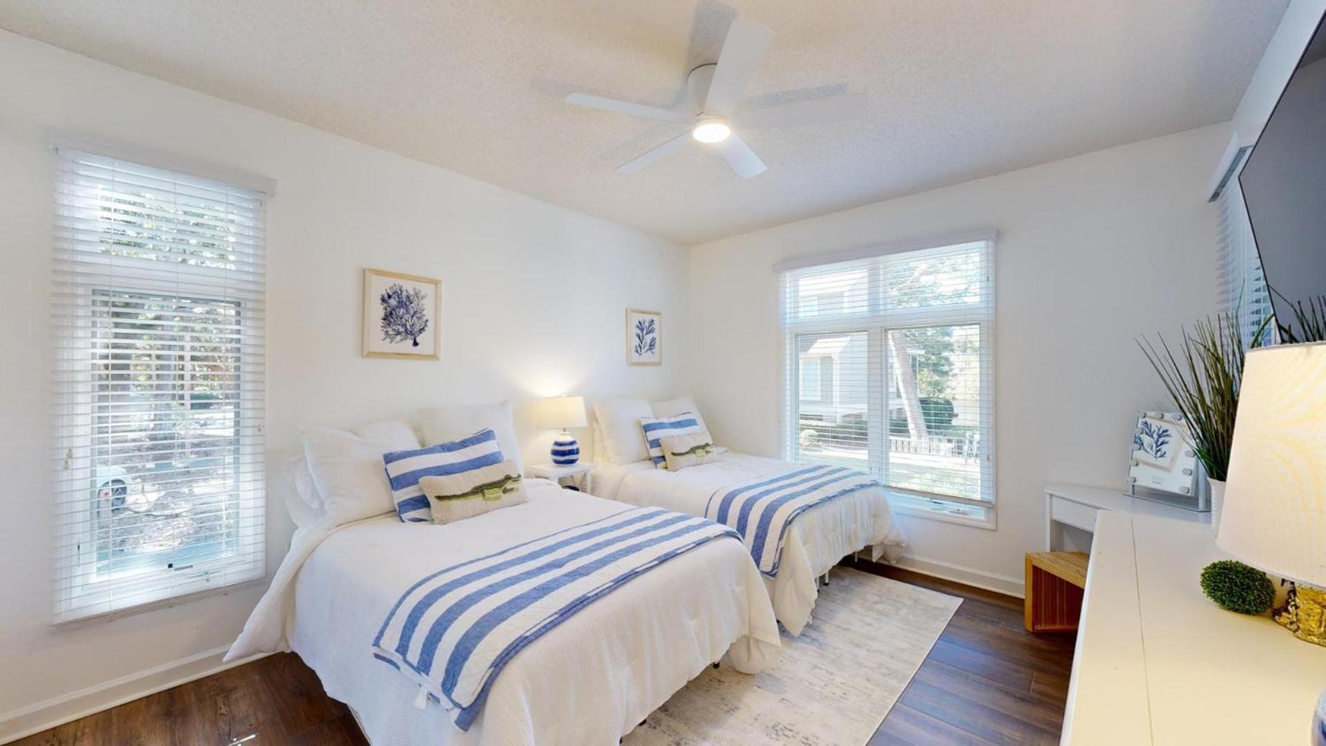 7645 Huntington Villa
