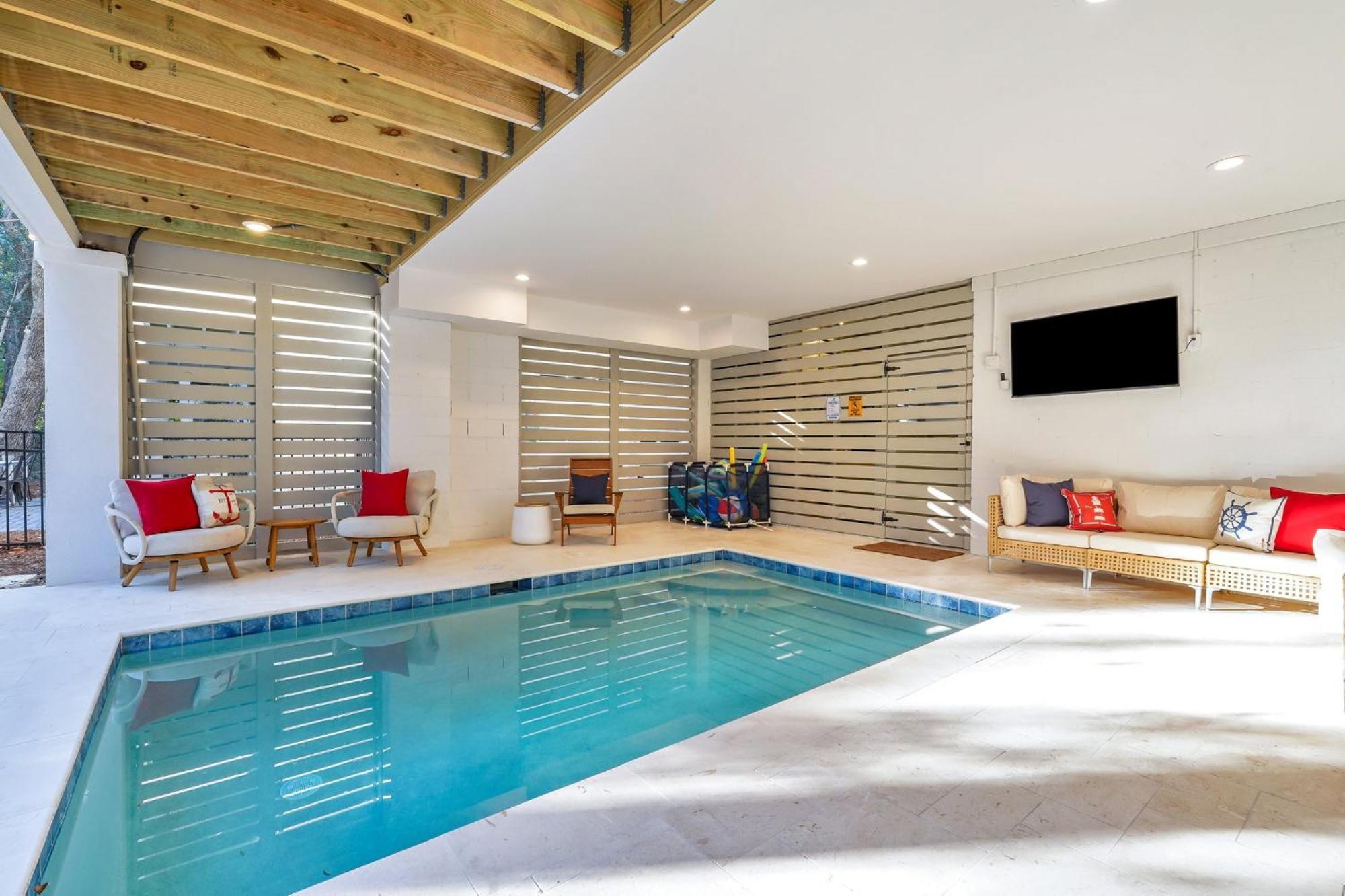 73 Sandcastle Court Pool Elevator Walk To The Hilton Head Island