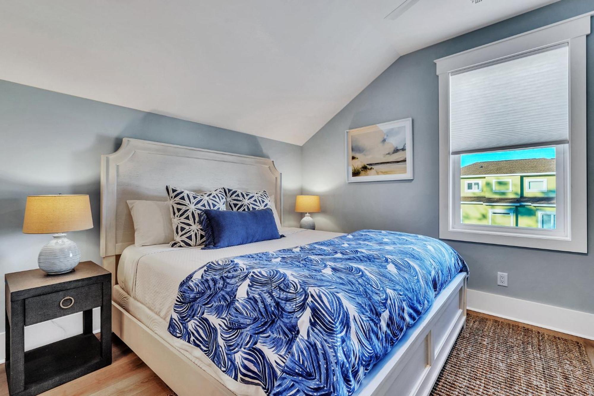 73 Sandcastle Court Pool Elevator Walk To The