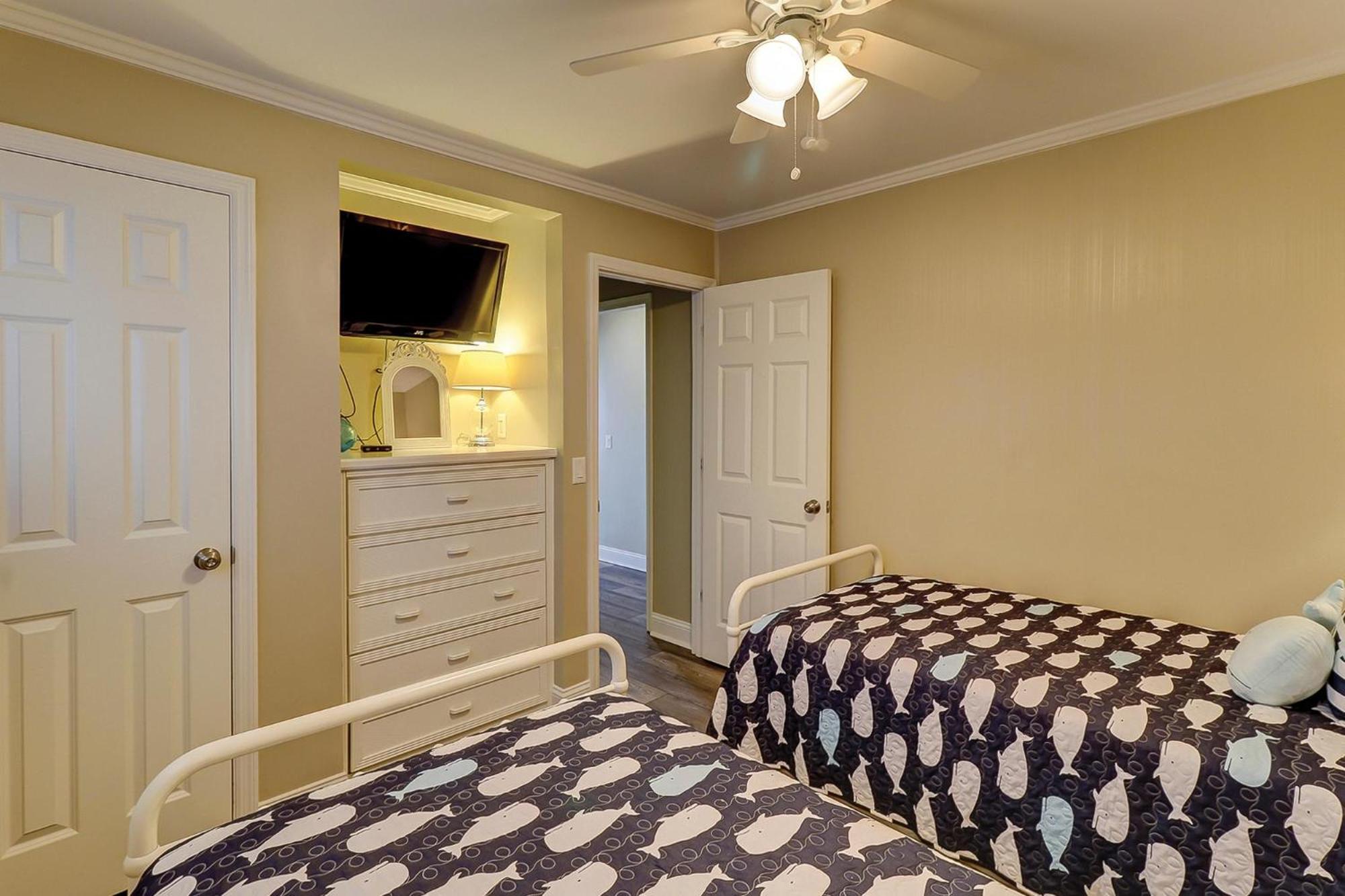 Ocean Dunes 210 *