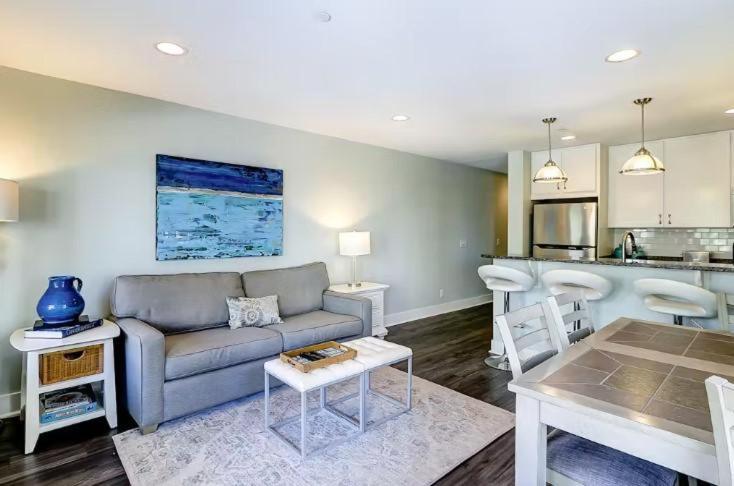 Ocean Dunes 201 *