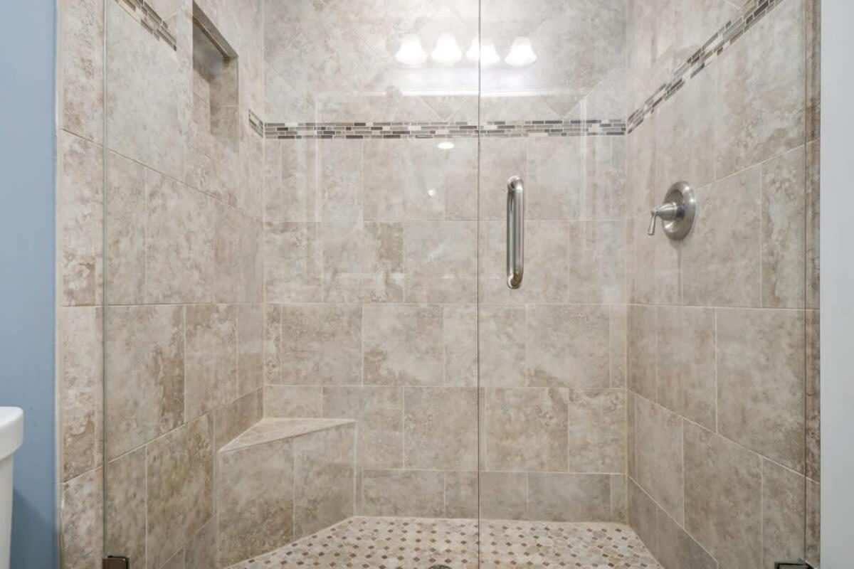 3 Story - Bonus Upstairs *