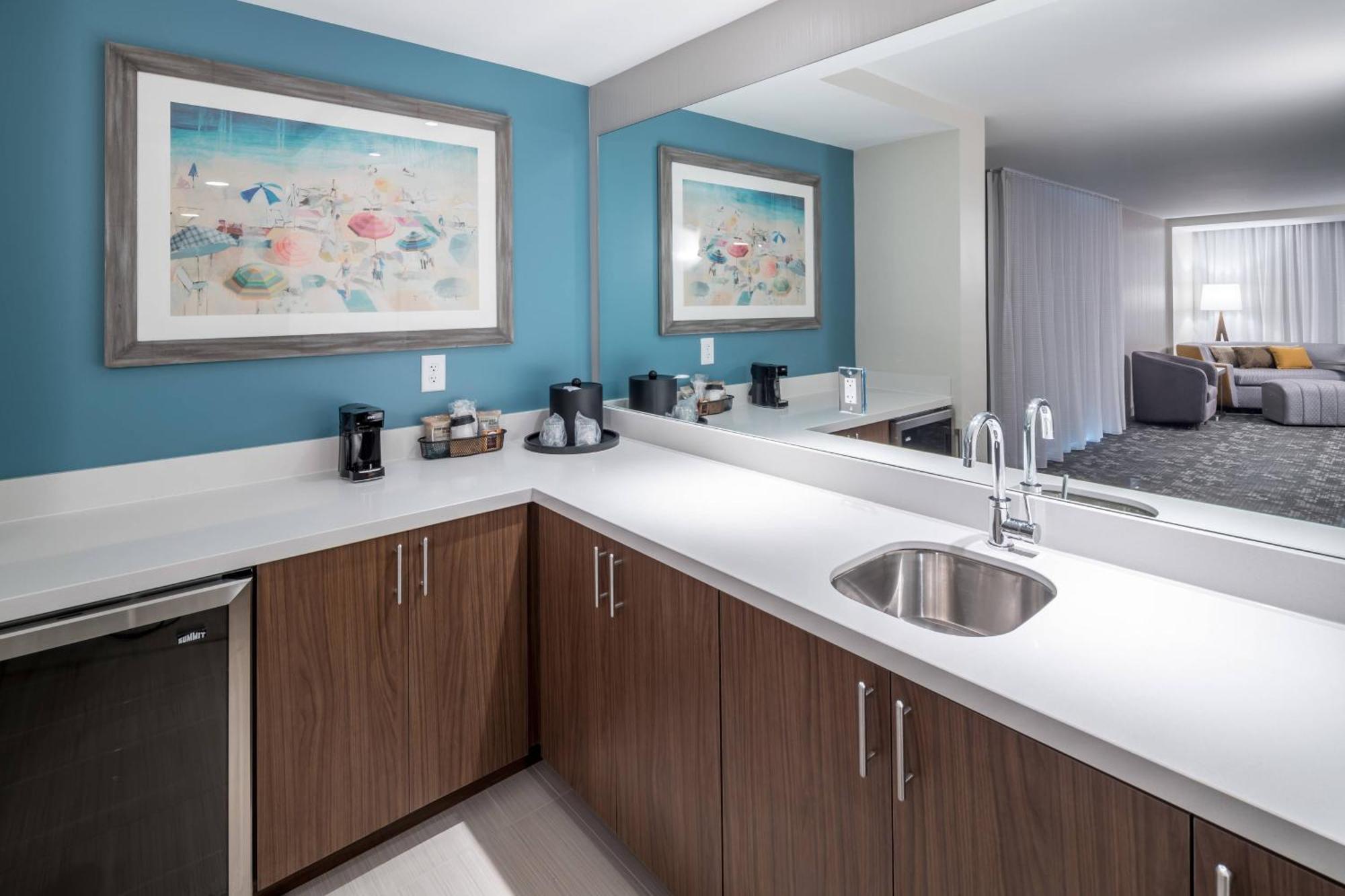 Courtyard By Marriott 3*